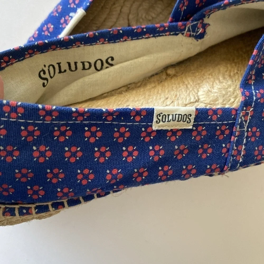 Soludos fabric espadrilles blue red floral VGUC 41